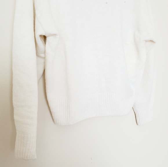 H&M white cowl neck sweater with pearls - Picture 6 of 8